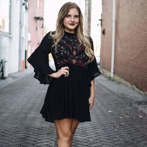 Meet your Posher, Emma